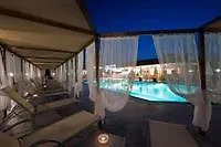 Sandy Hotel *